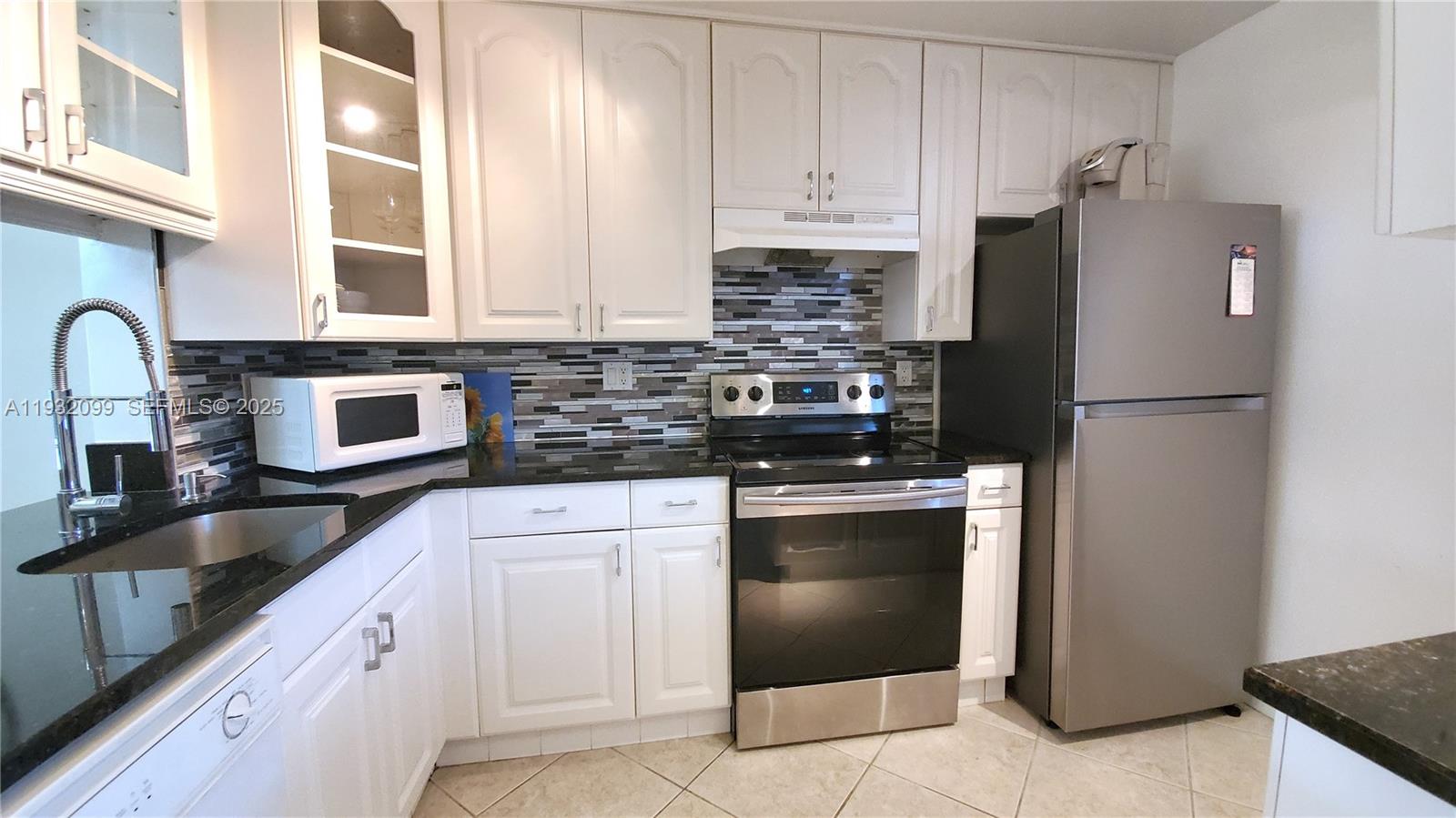 ISLE OF PARADISE CO-OP - Residential