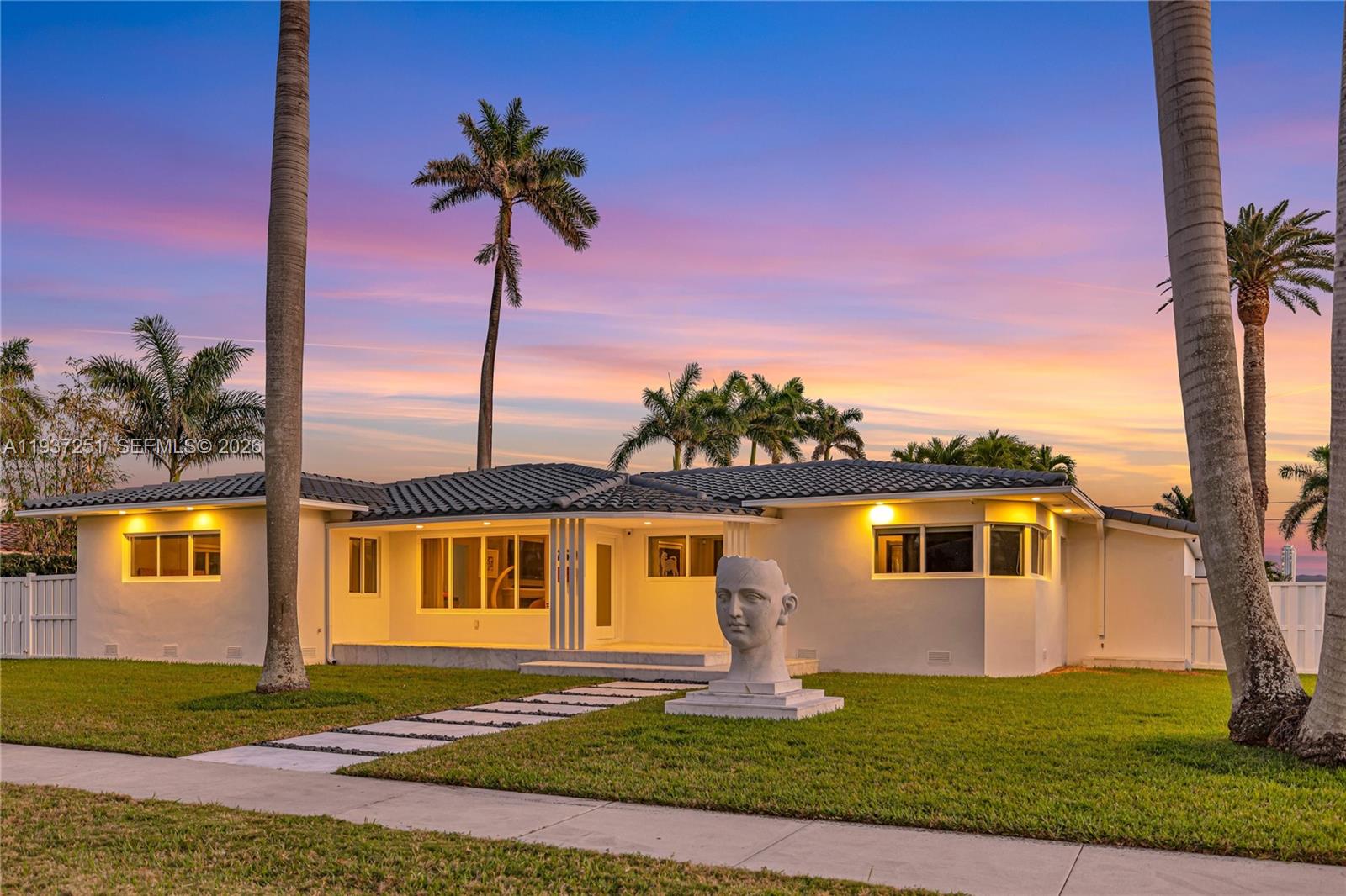 HOLLYWOOD LAKES SECTION - Residential