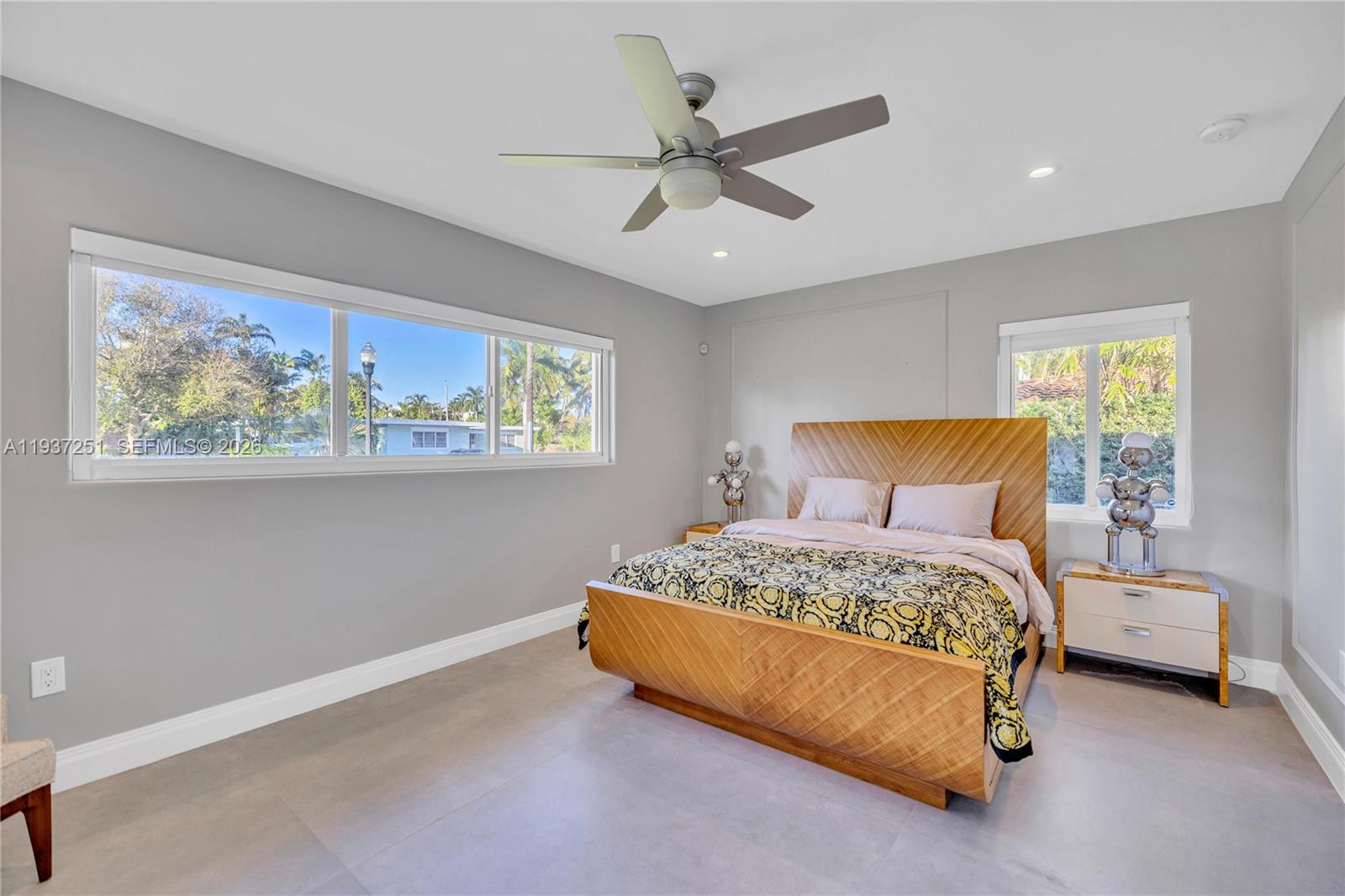 HOLLYWOOD LAKES SECTION - Residential