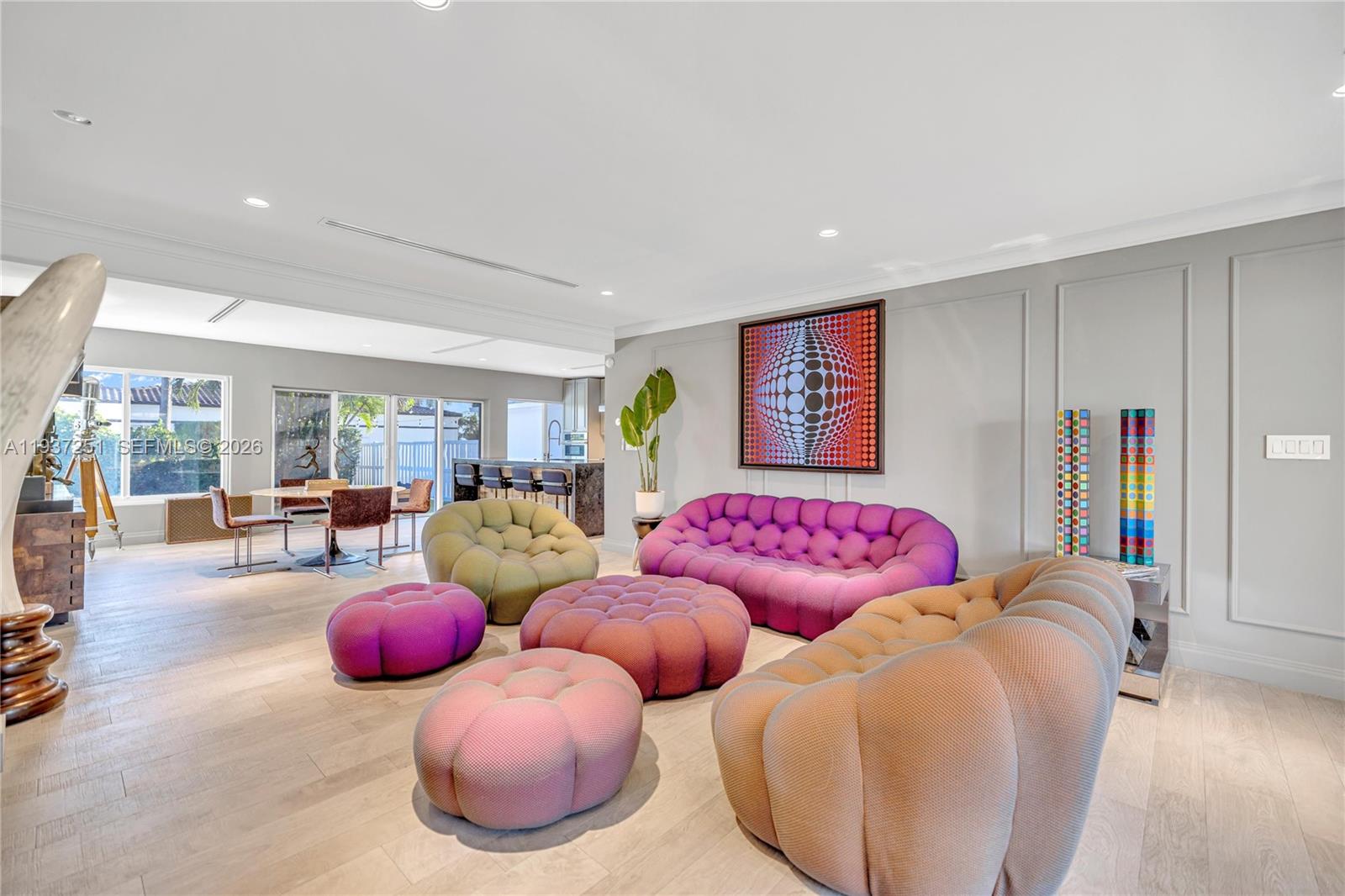HOLLYWOOD LAKES SECTION - Residential
