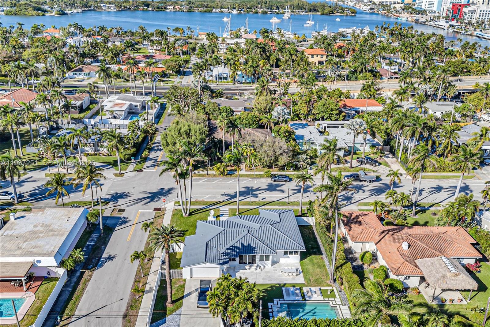 HOLLYWOOD LAKES SECTION - Residential