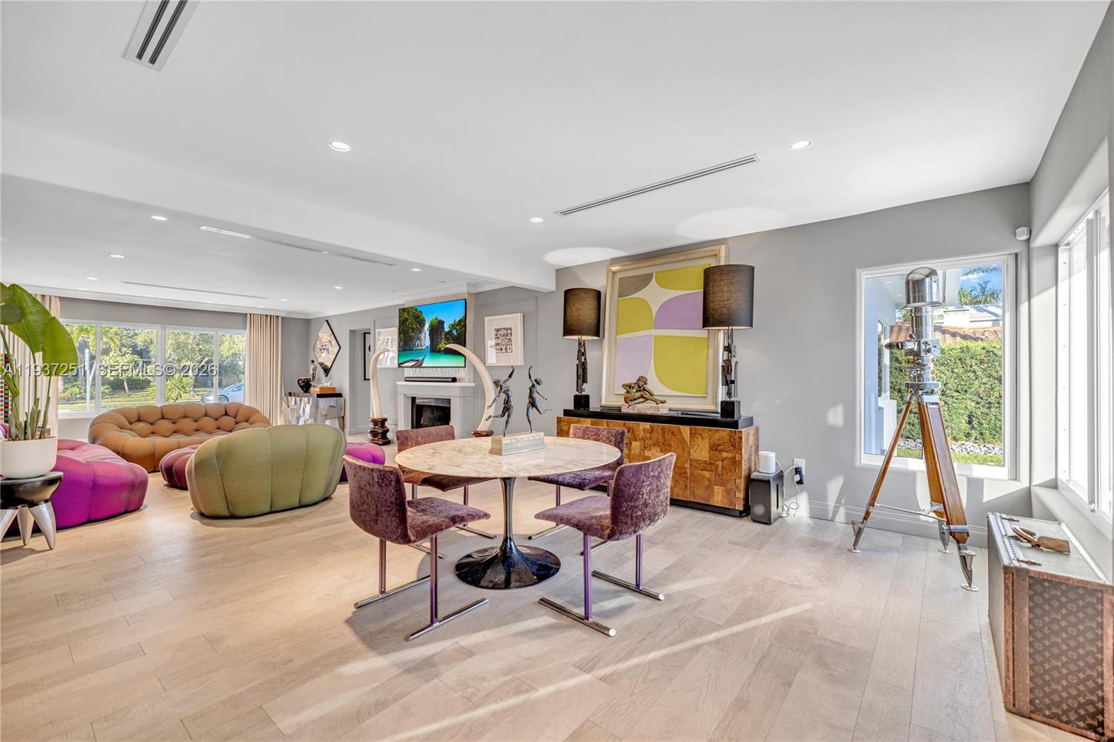 HOLLYWOOD LAKES SECTION - Residential