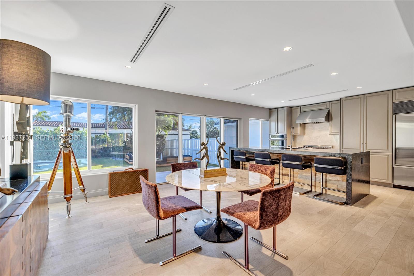 HOLLYWOOD LAKES SECTION - Residential