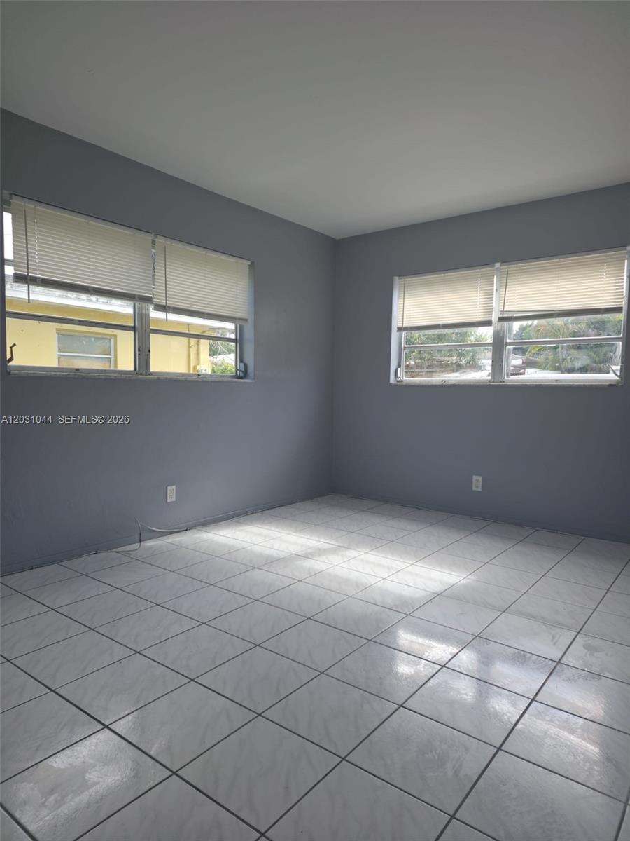 HOLLYWOOD HOMESITES REV P - Residential Lease
