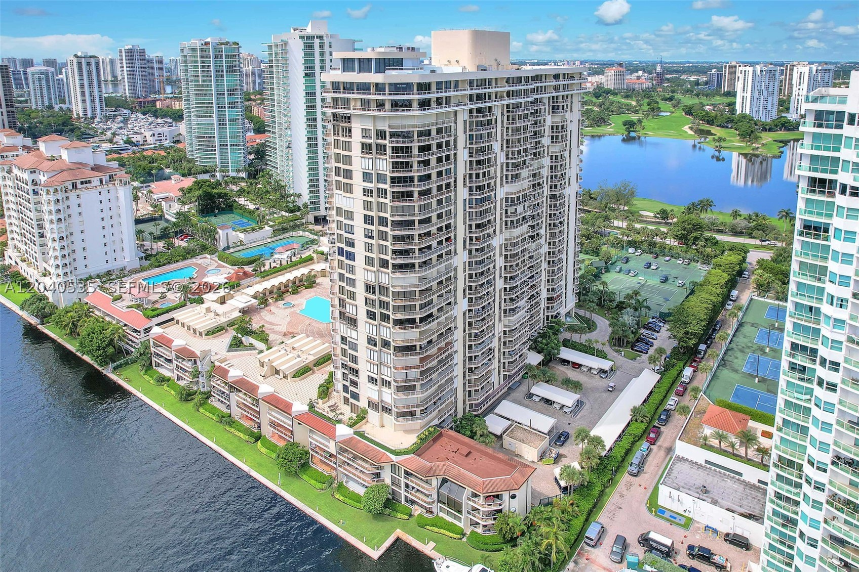 TERRACES NORTH TURNBERRY - Residential