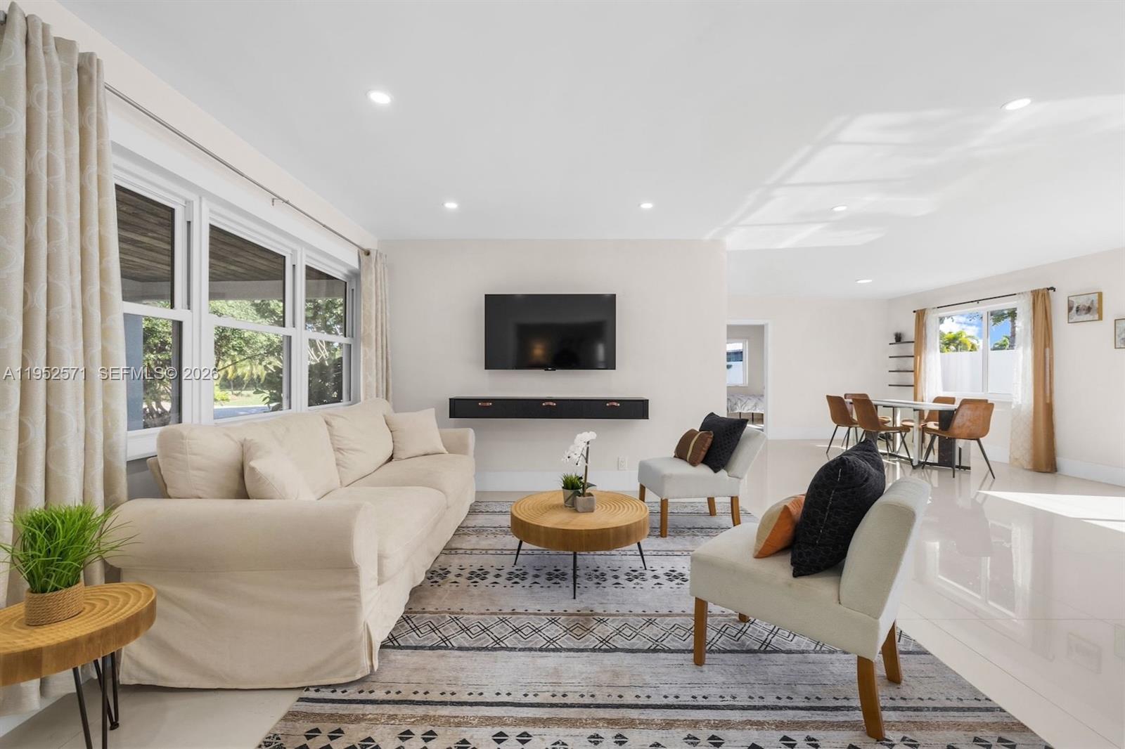 TROPICAL MANORS ADD - Residential