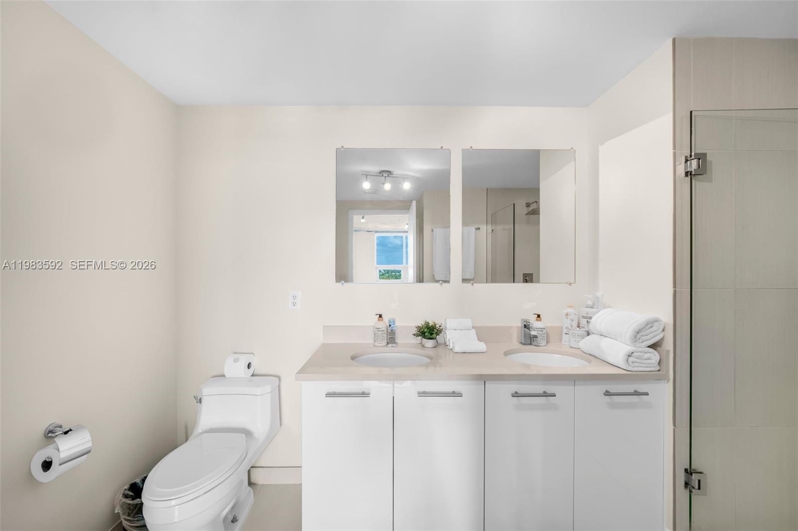 MIDBLOCK MIAMI CONDO - Residential