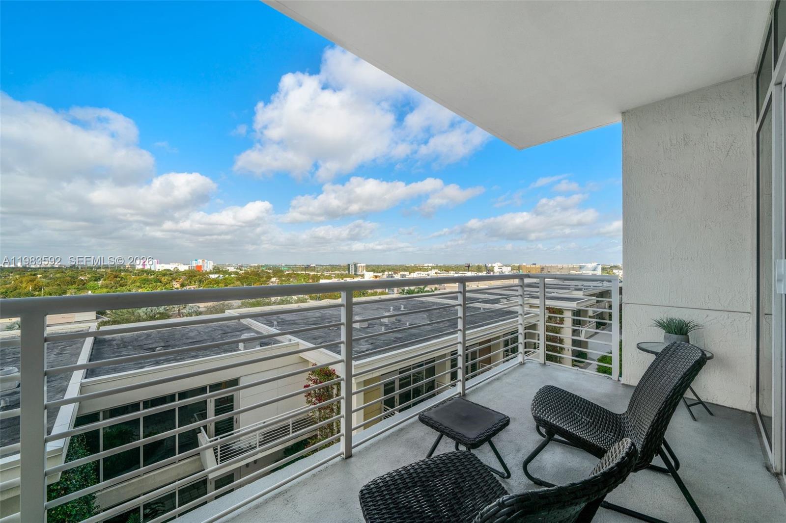 MIDBLOCK MIAMI CONDO - Residential