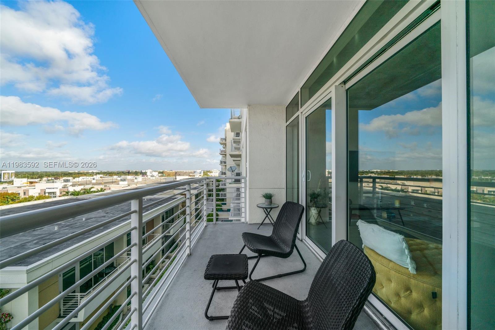 MIDBLOCK MIAMI CONDO - Residential