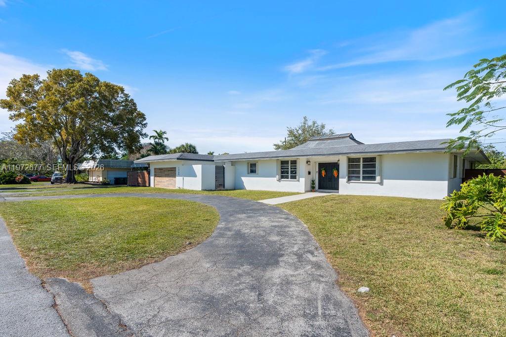 PINE MNR ESTS - Residential
