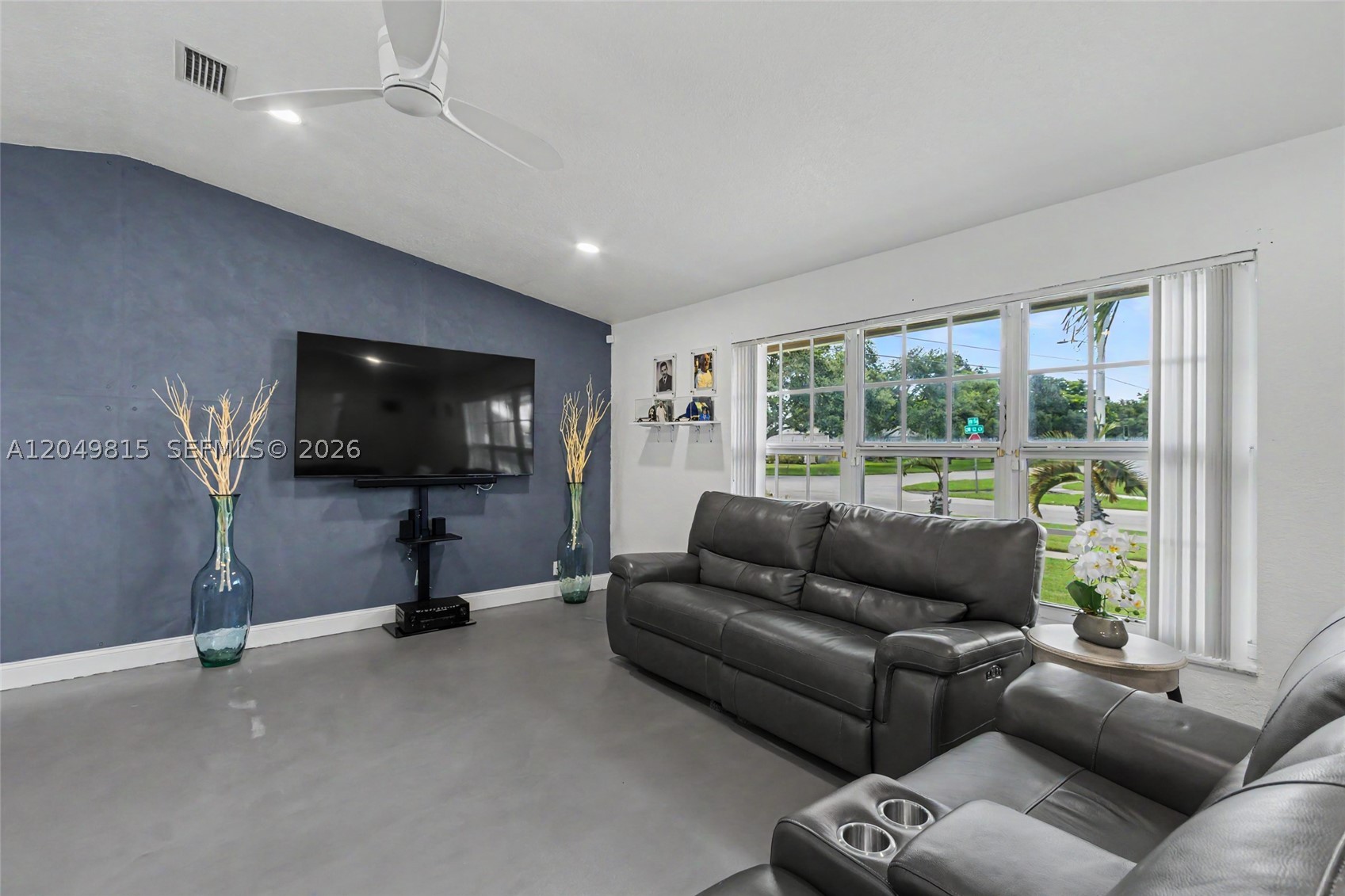 CRYSTAL HEIGHTS - Residential