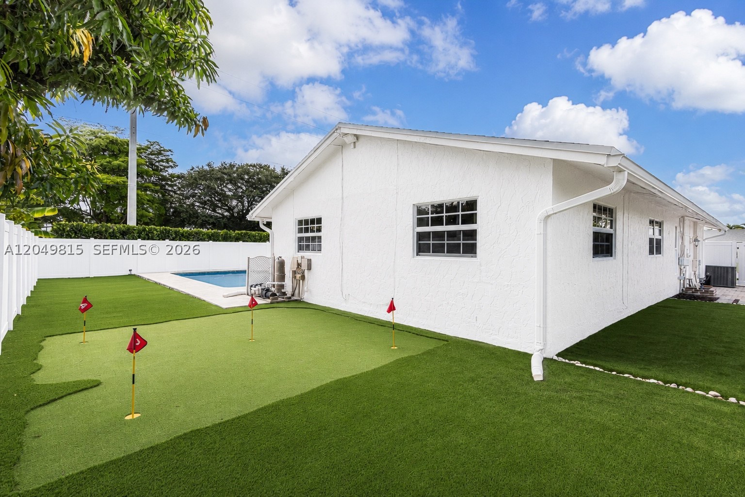 CRYSTAL HEIGHTS - Residential