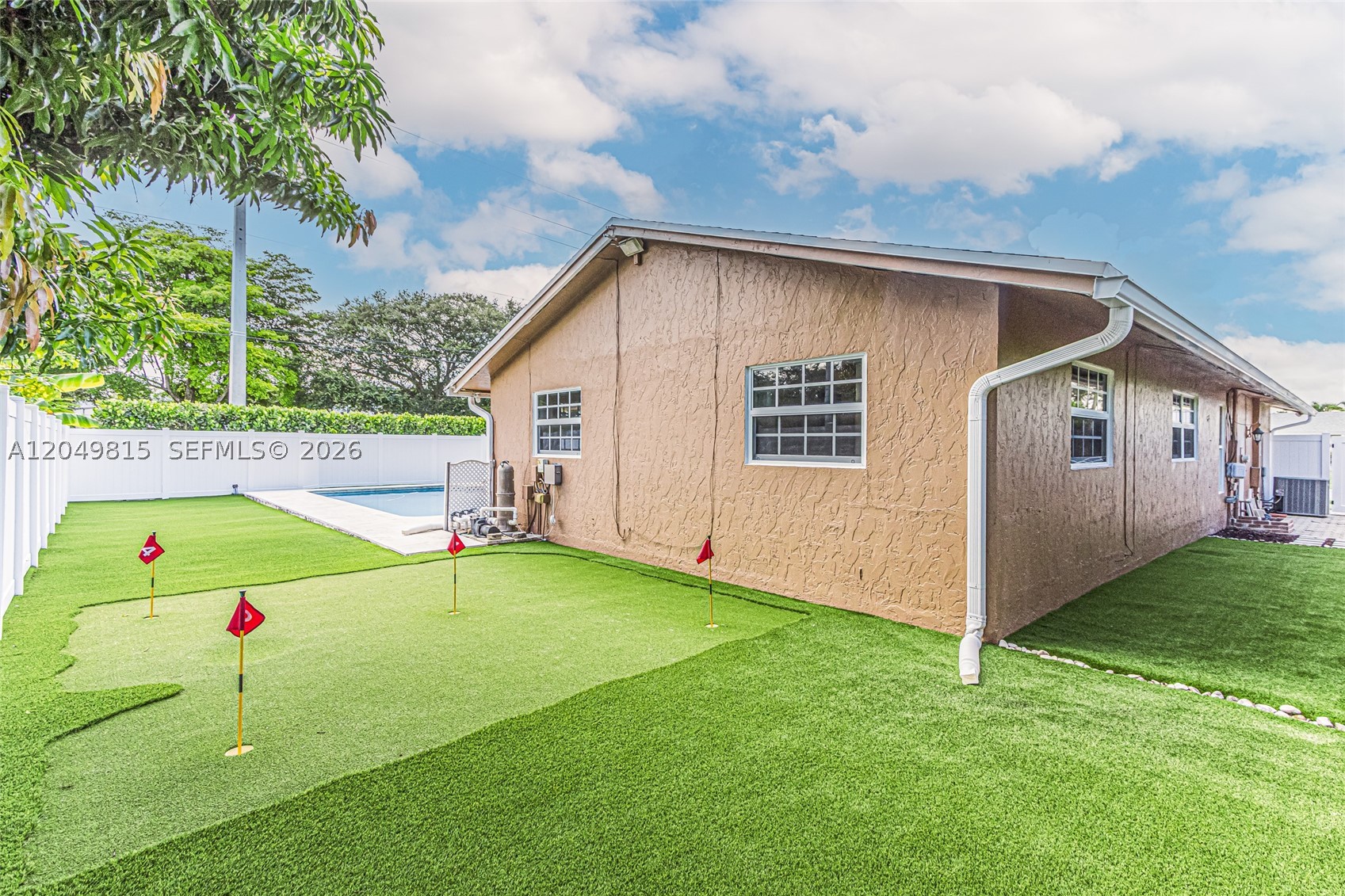 CRYSTAL HEIGHTS - Residential