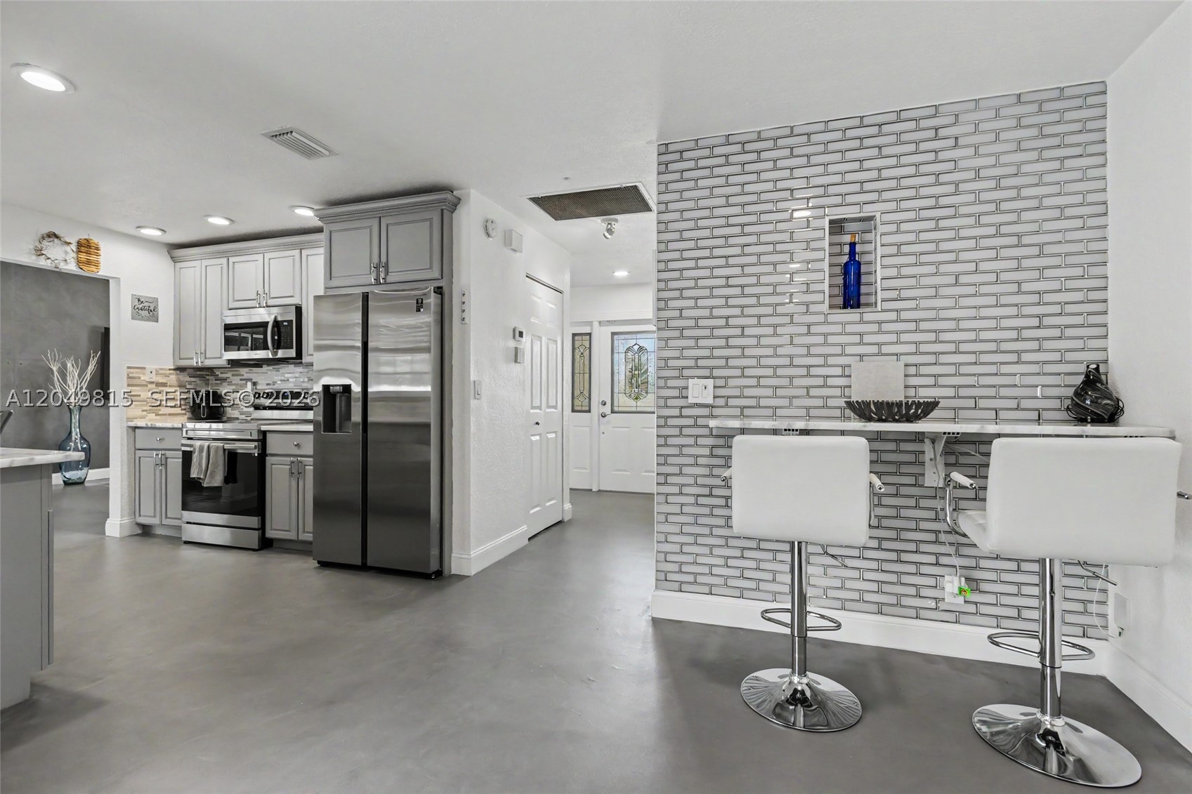CRYSTAL HEIGHTS - Residential