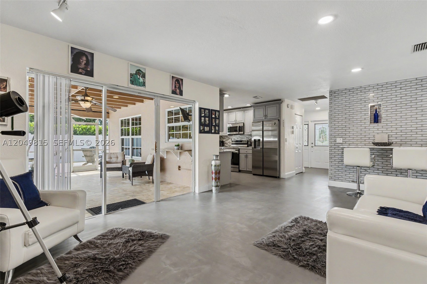 CRYSTAL HEIGHTS - Residential