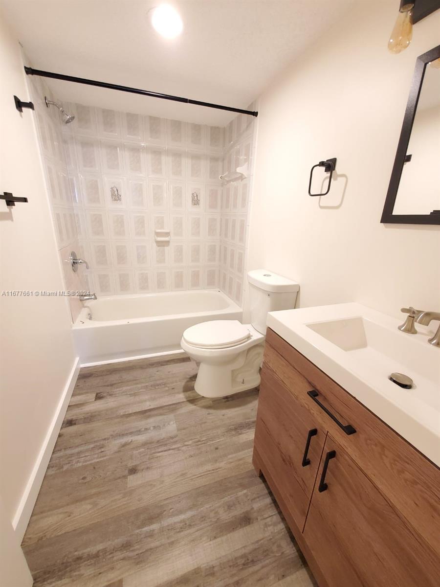 NEWPORT AT LAUDERHILL CON - Residential