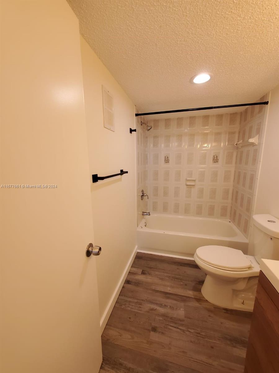 NEWPORT AT LAUDERHILL CON - Residential