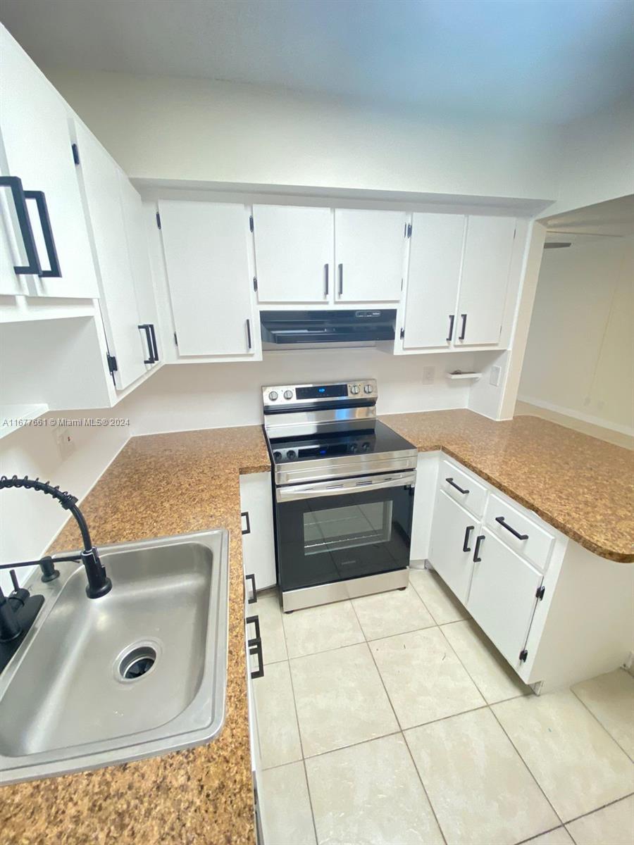 NEWPORT AT LAUDERHILL CON - Residential