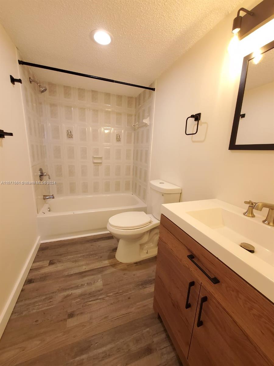 NEWPORT AT LAUDERHILL CON - Residential