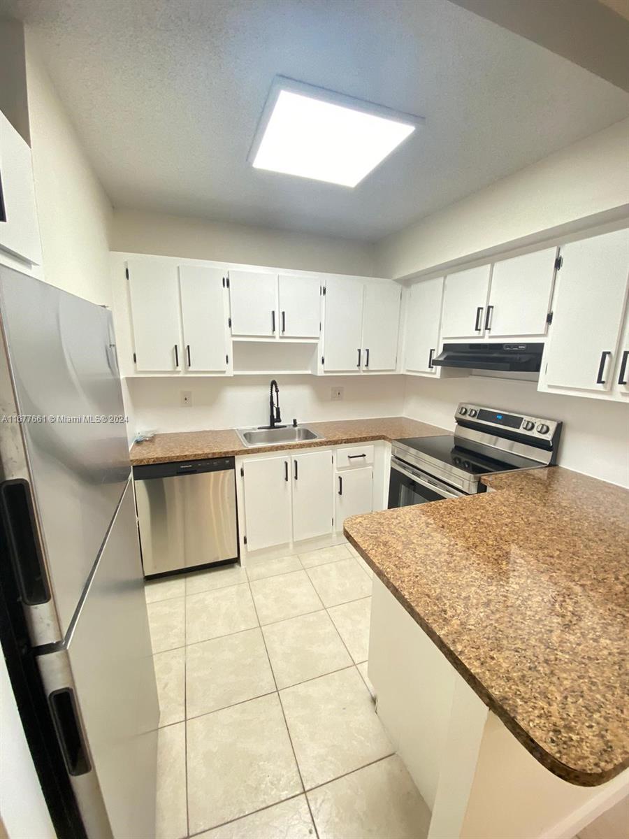 NEWPORT AT LAUDERHILL CON - Residential