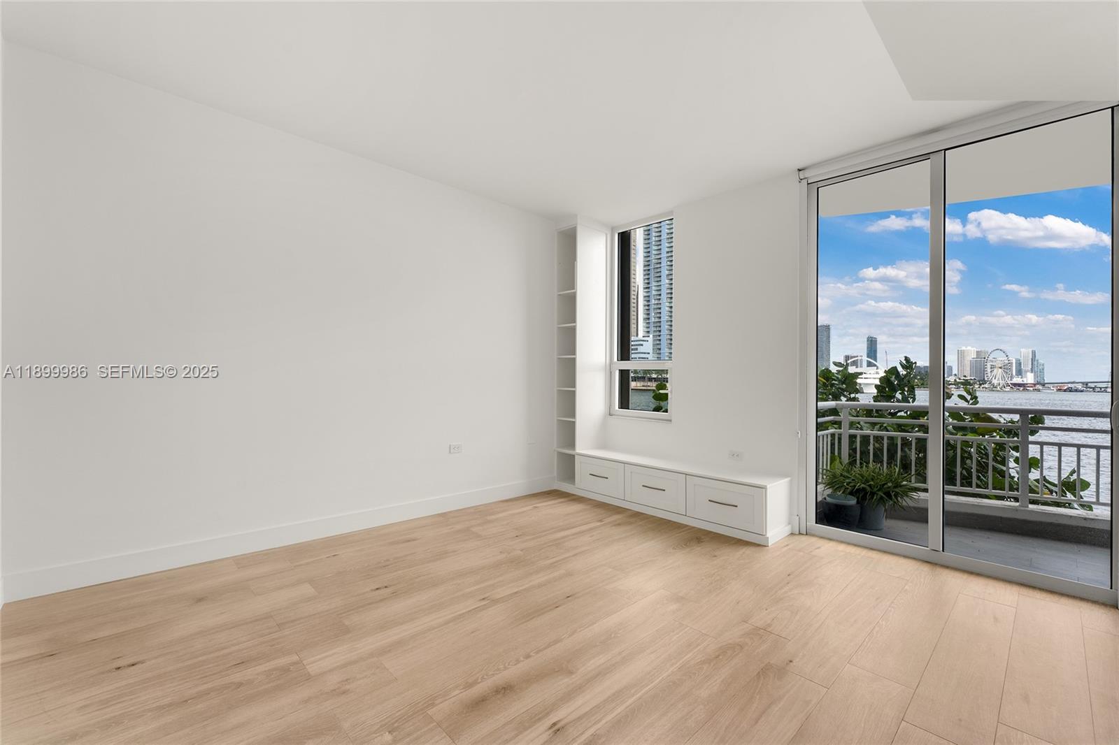 BRICKELL KEY - Residential