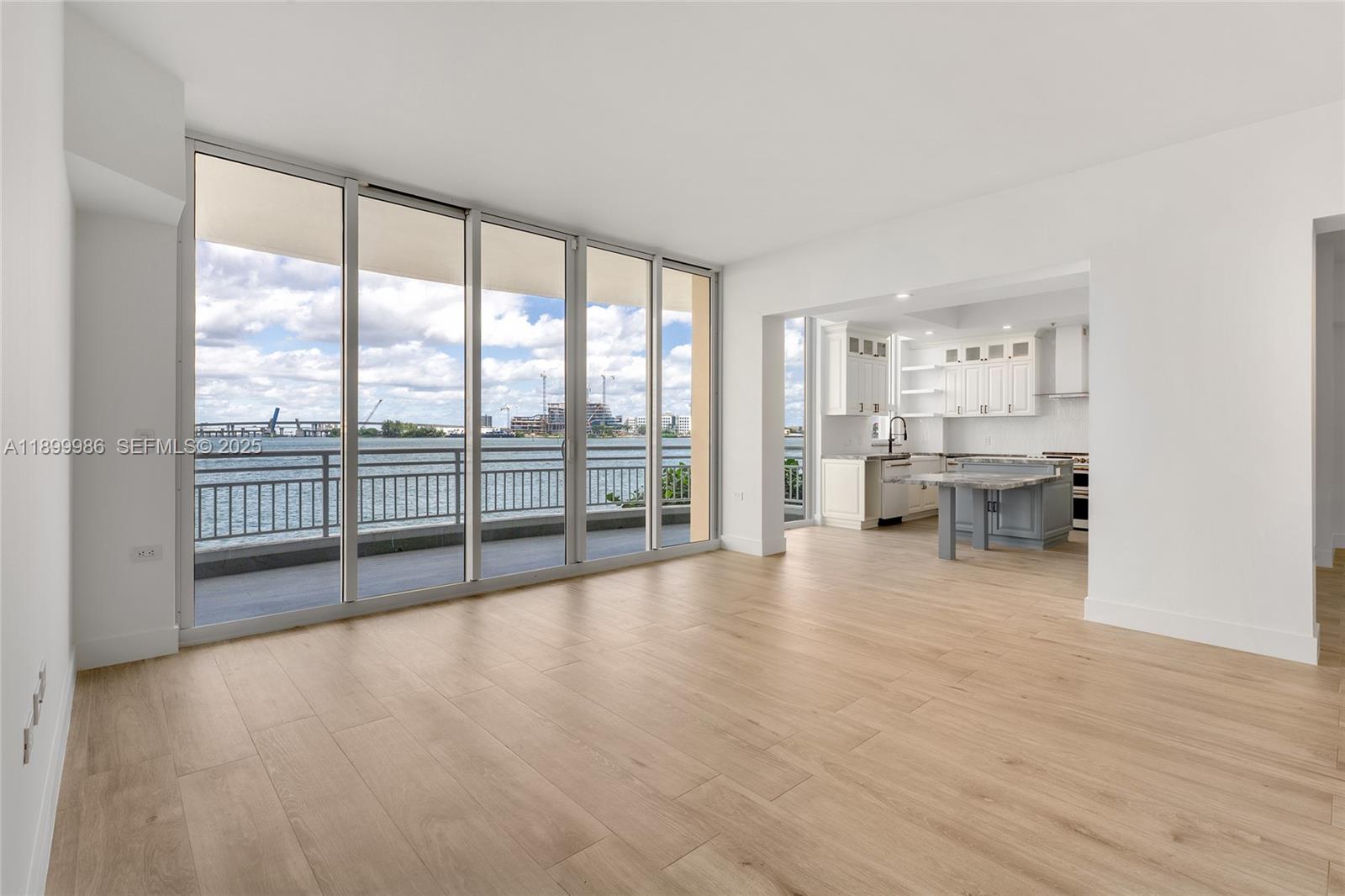 BRICKELL KEY - Residential