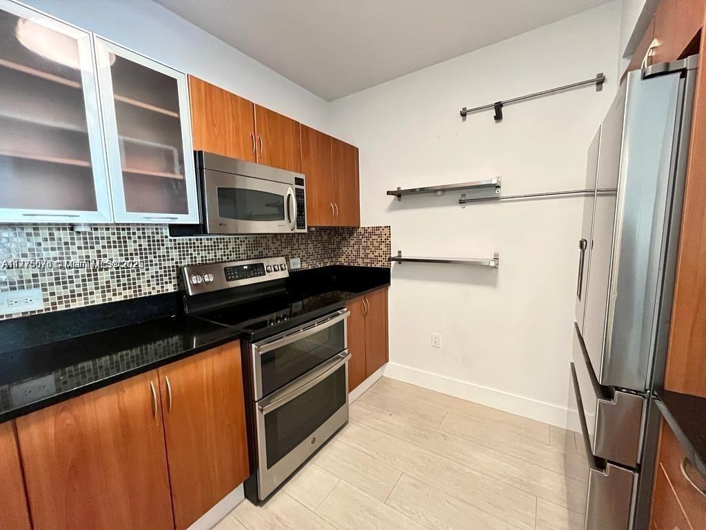 VENTURE AT AVENTURA WEST - Residential