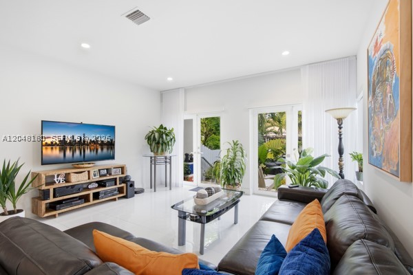 SOUTHERN PINE VILLAS - Residential