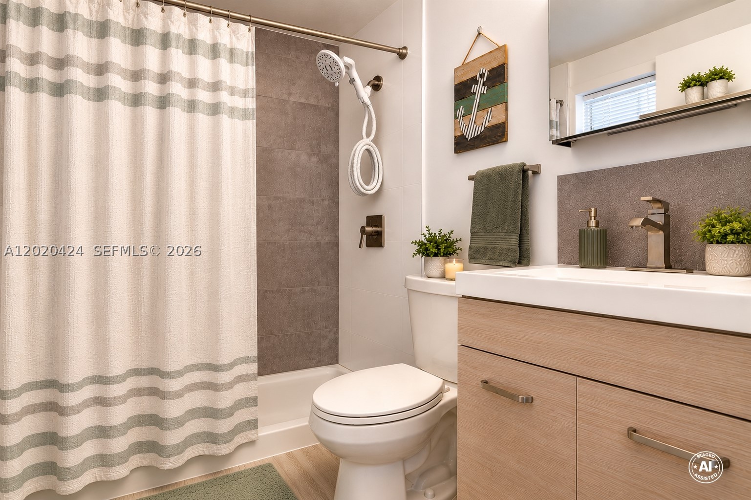 SUNSHINE BAY CONDO - Residential