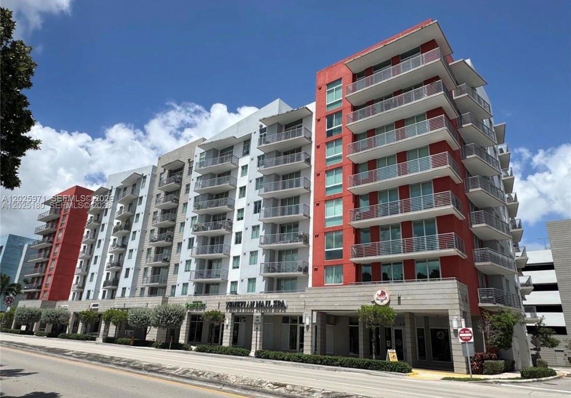 FOR SALE Condo in Doral. 1 bed 1 bath. Gourmet kitchen with stainless steel appliances. Impact windows, large walking closet. Walking distance from supermarkets, restaurants, banks and much more. Excellent Location! It is a smart-building and offers high-speed wireless access in common areas and much more. Midtown Doral is the perfect for Miami style living, This 1-bed luxury unit offers spacious spaces, European cabinetry with premium self-closing drawers and designer hardware, private terrace with plenty of room to enjoy, smooth walls and ceilings throughout the unit with 9’ high and energy-efficient central heating/air conditioning. It is a great opportunity. You must see it!