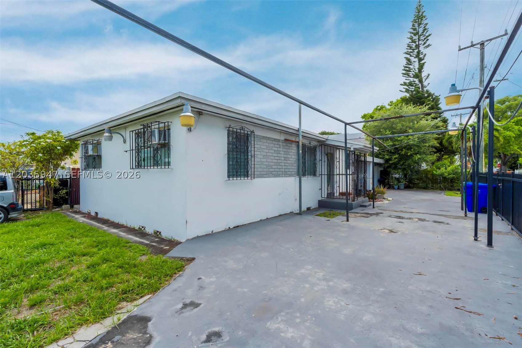 RIVERSIDE FARMS - Residential