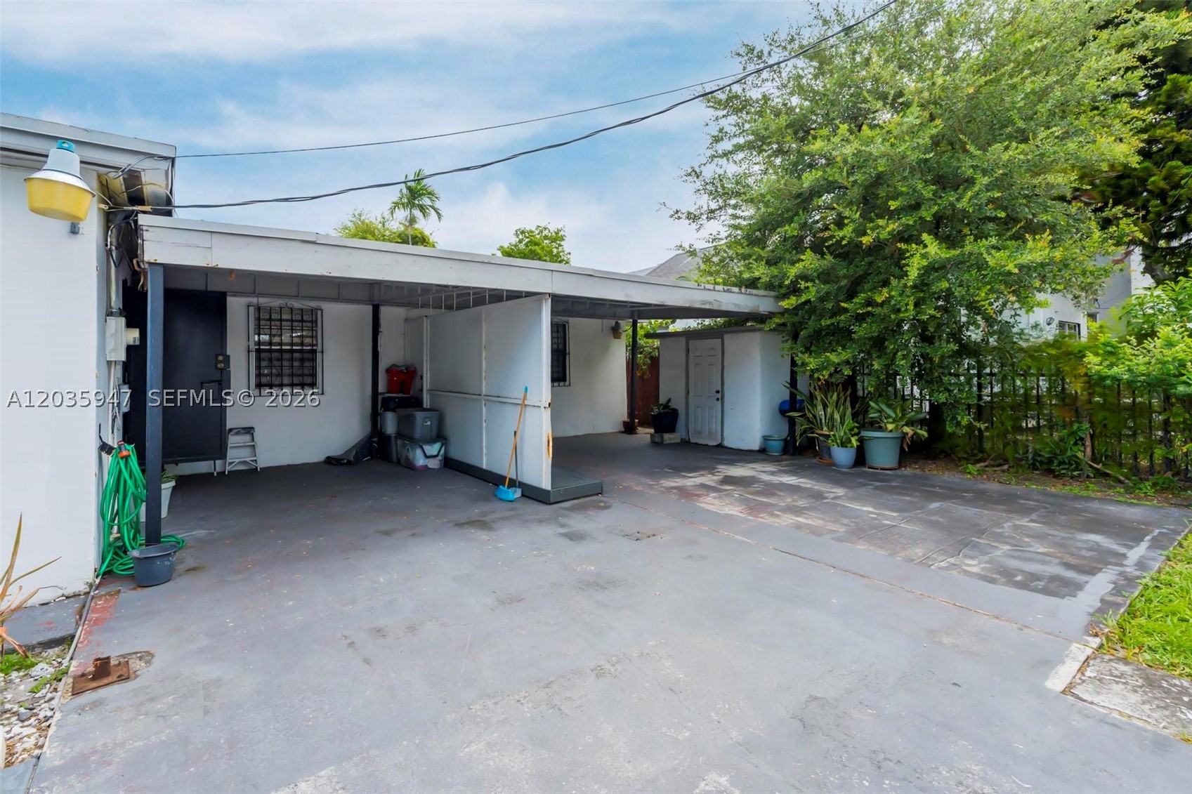 RIVERSIDE FARMS - Residential