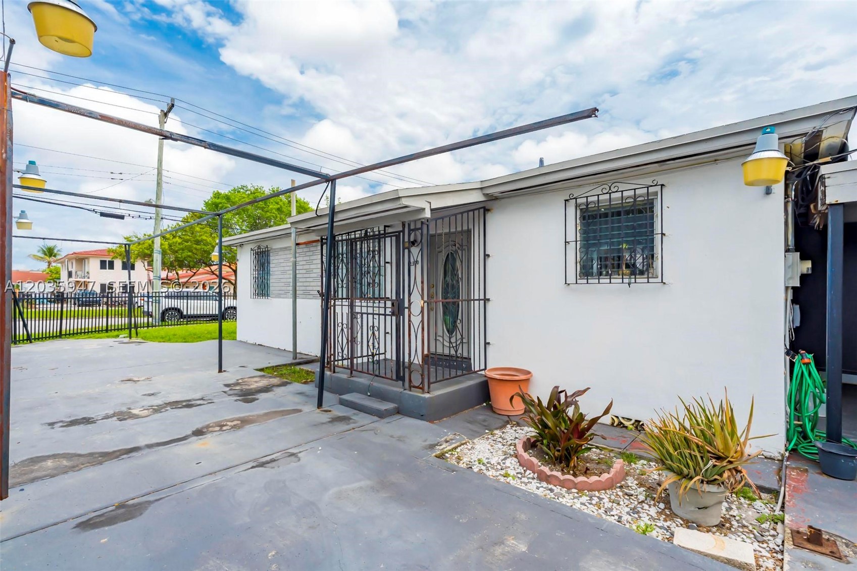 RIVERSIDE FARMS - Residential
