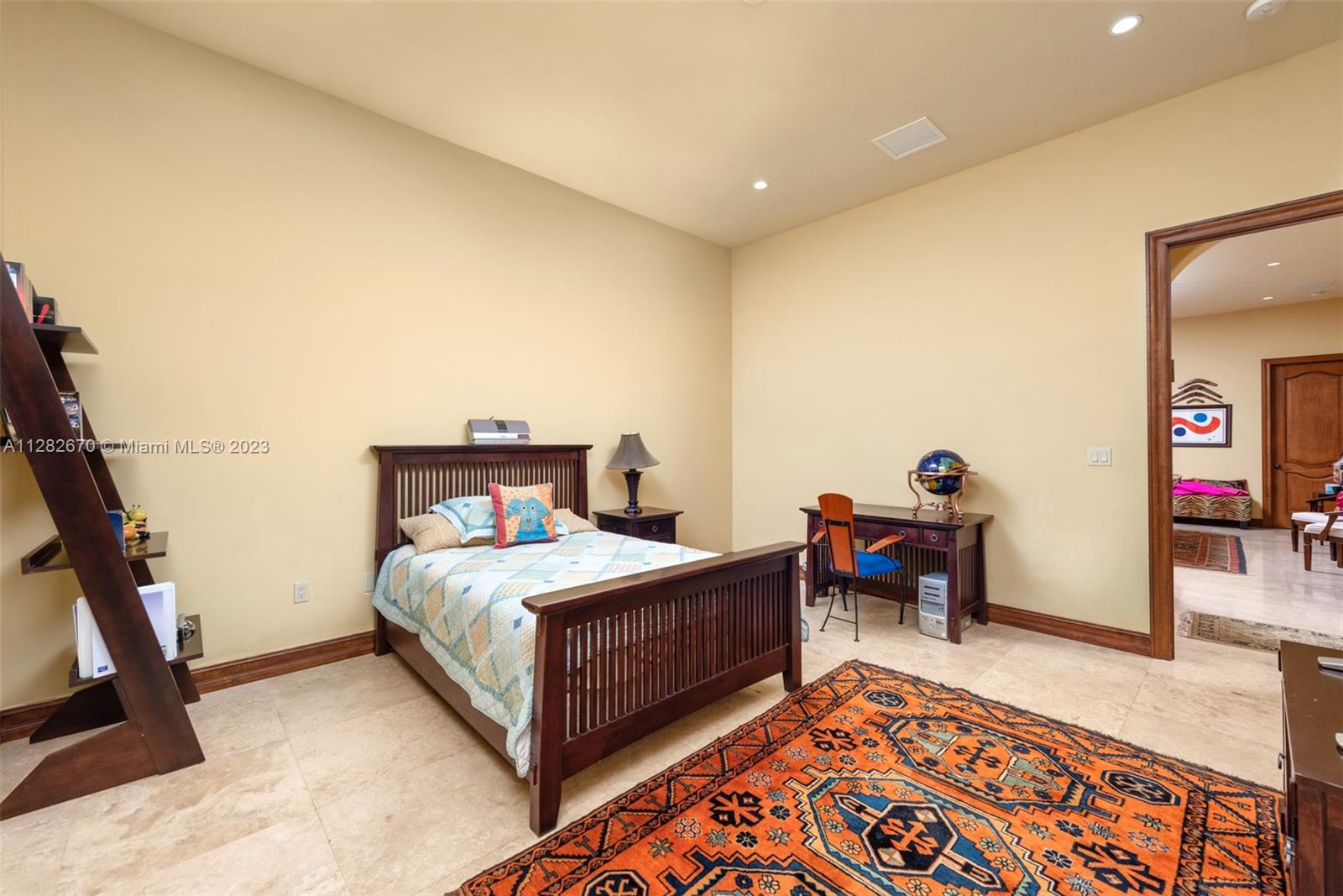 GOLDEN BEACH SEC B - Residential