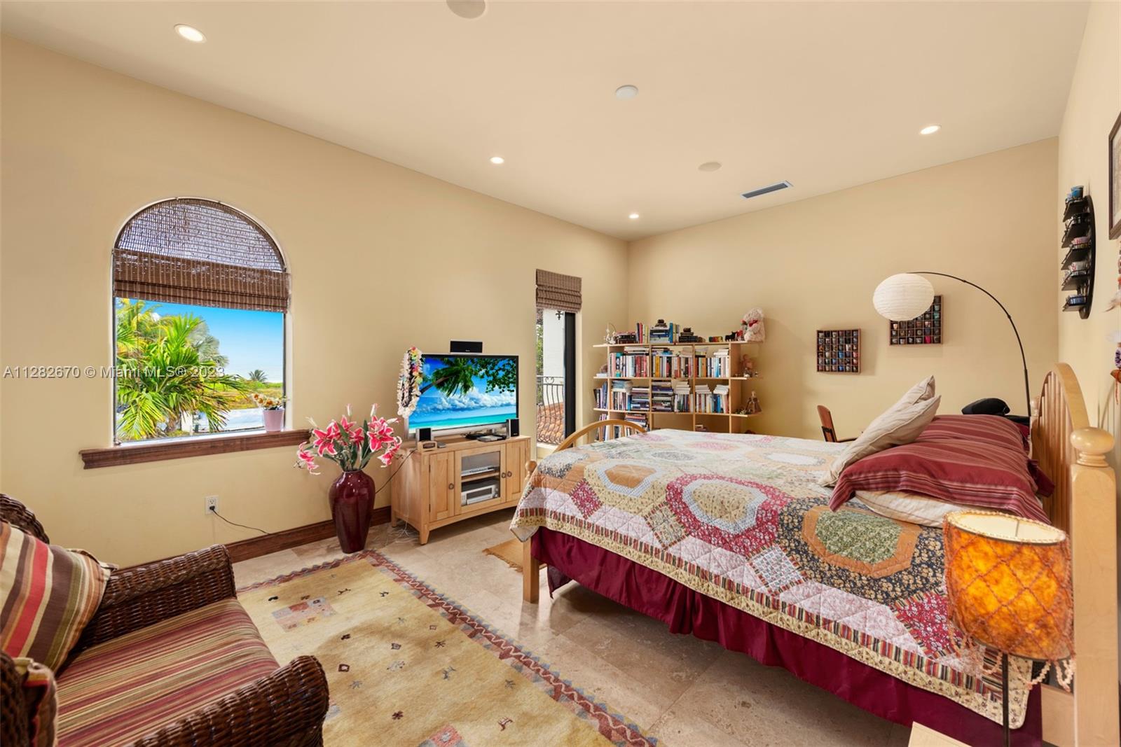 GOLDEN BEACH SEC B - Residential
