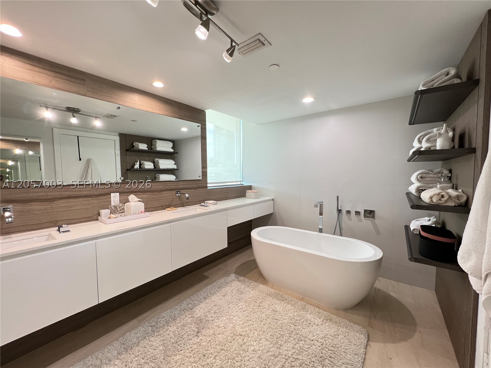 JADE RESIDENCES AT BRICKEL - Residential Lease