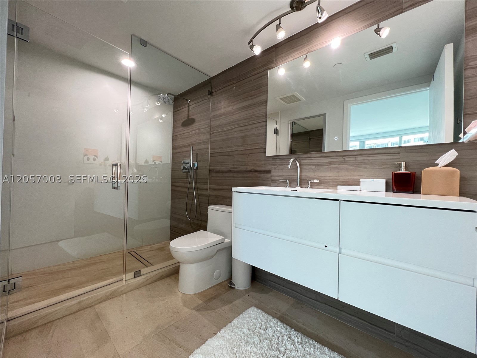 JADE RESIDENCES AT BRICKEL - Residential Lease