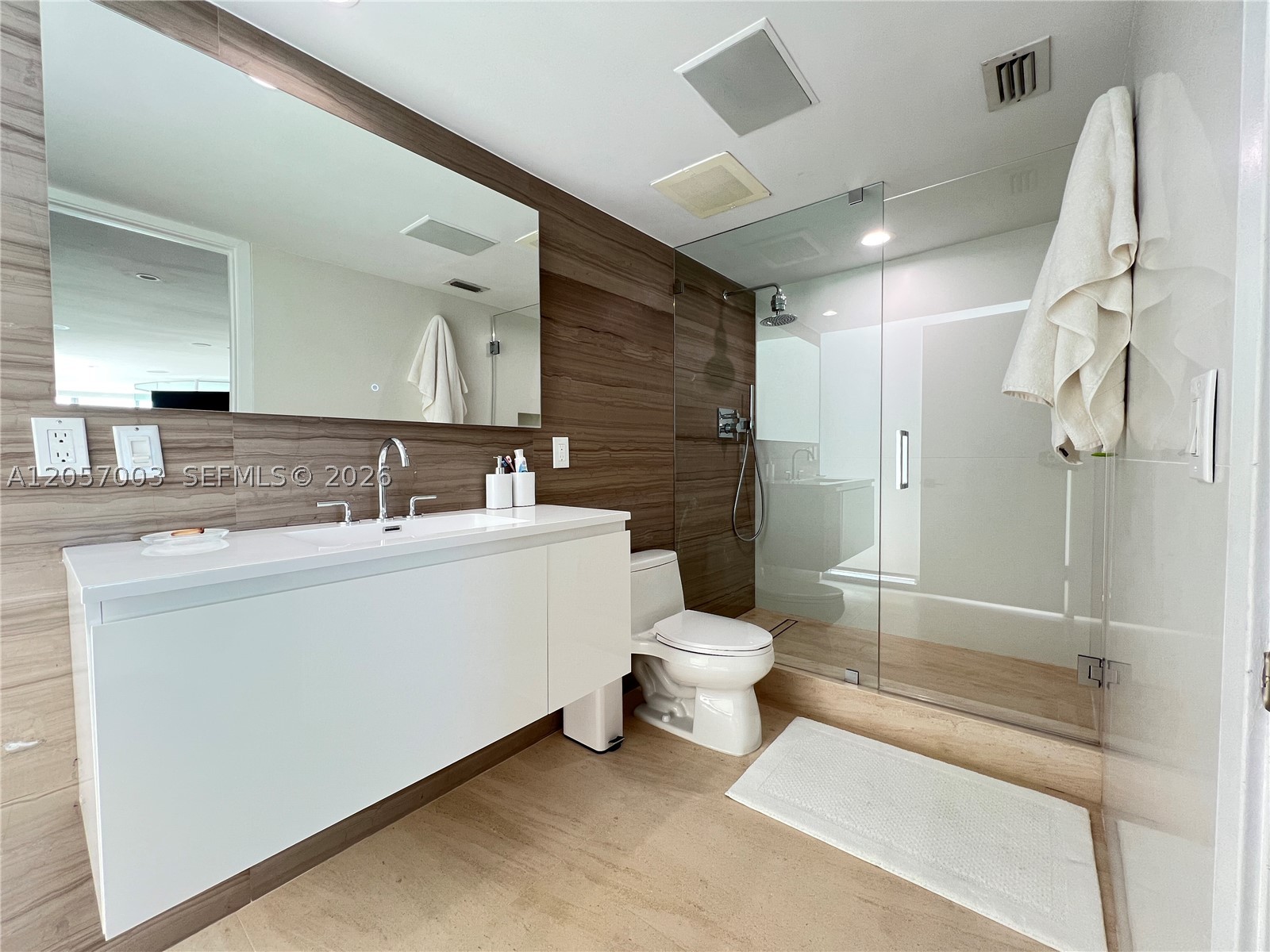JADE RESIDENCES AT BRICKEL - Residential Lease