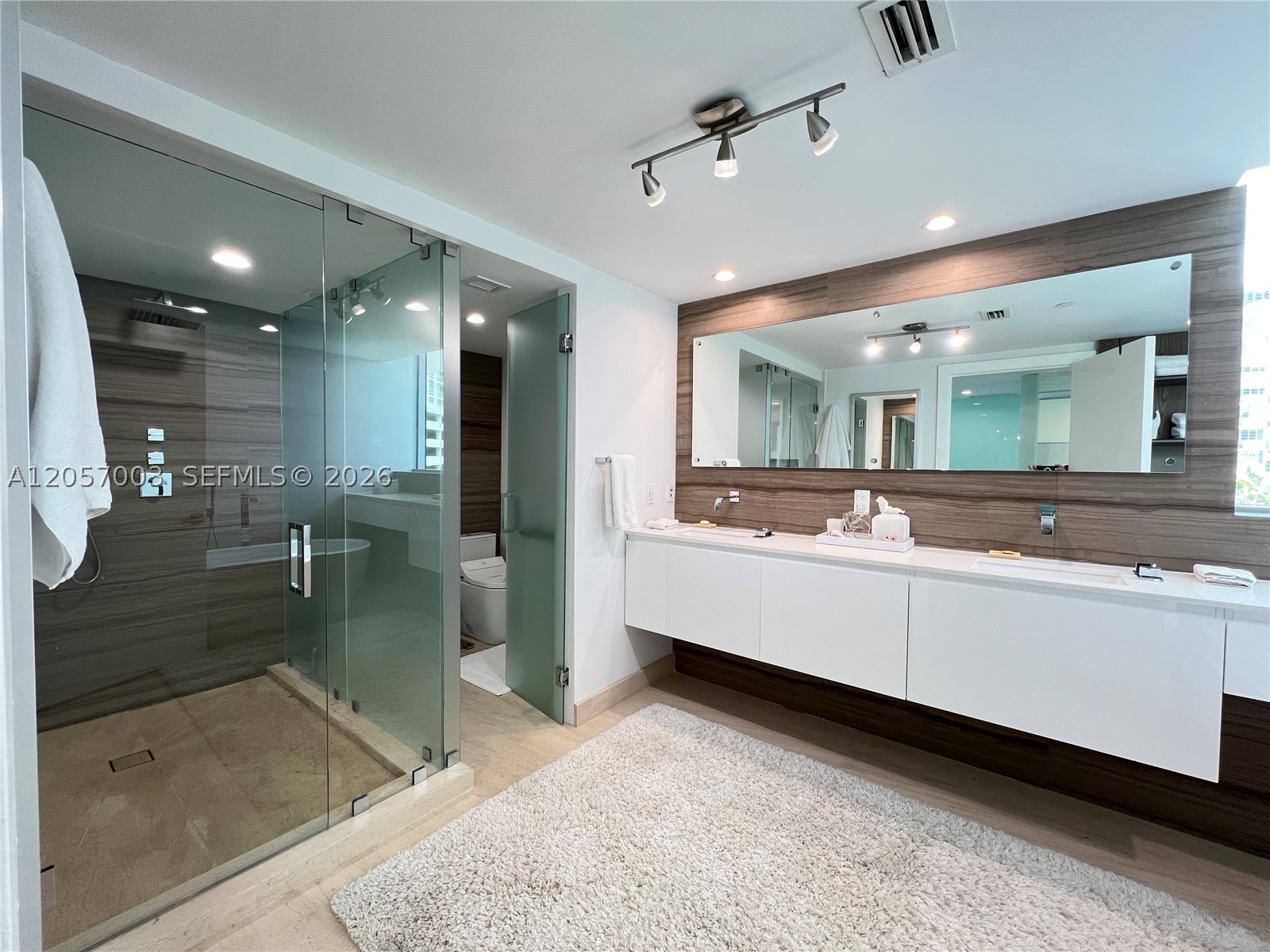 JADE RESIDENCES AT BRICKEL - Residential Lease