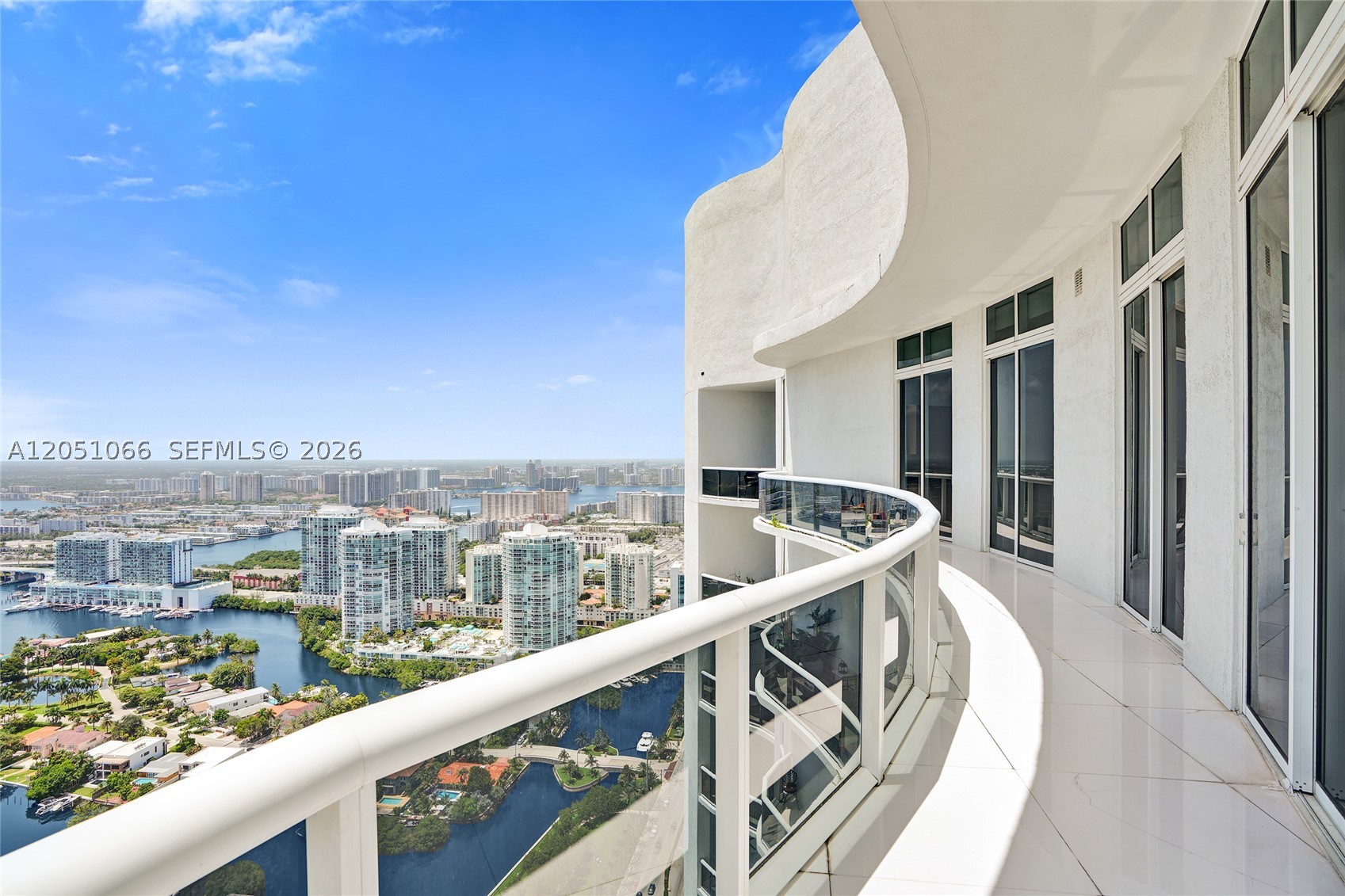 TDR TOWER I CONDO - Residential