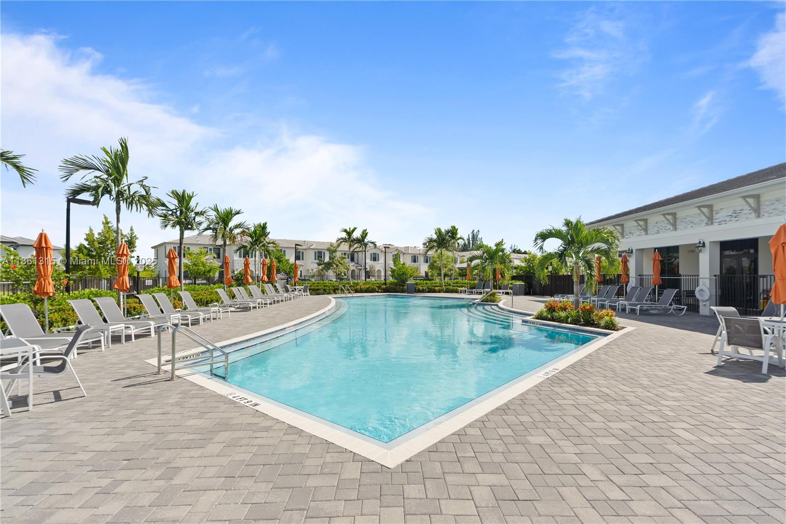PINE ISLE - Residential