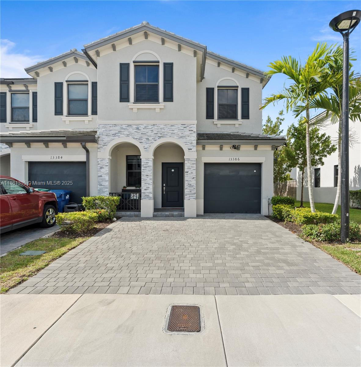 PINE ISLE - Residential