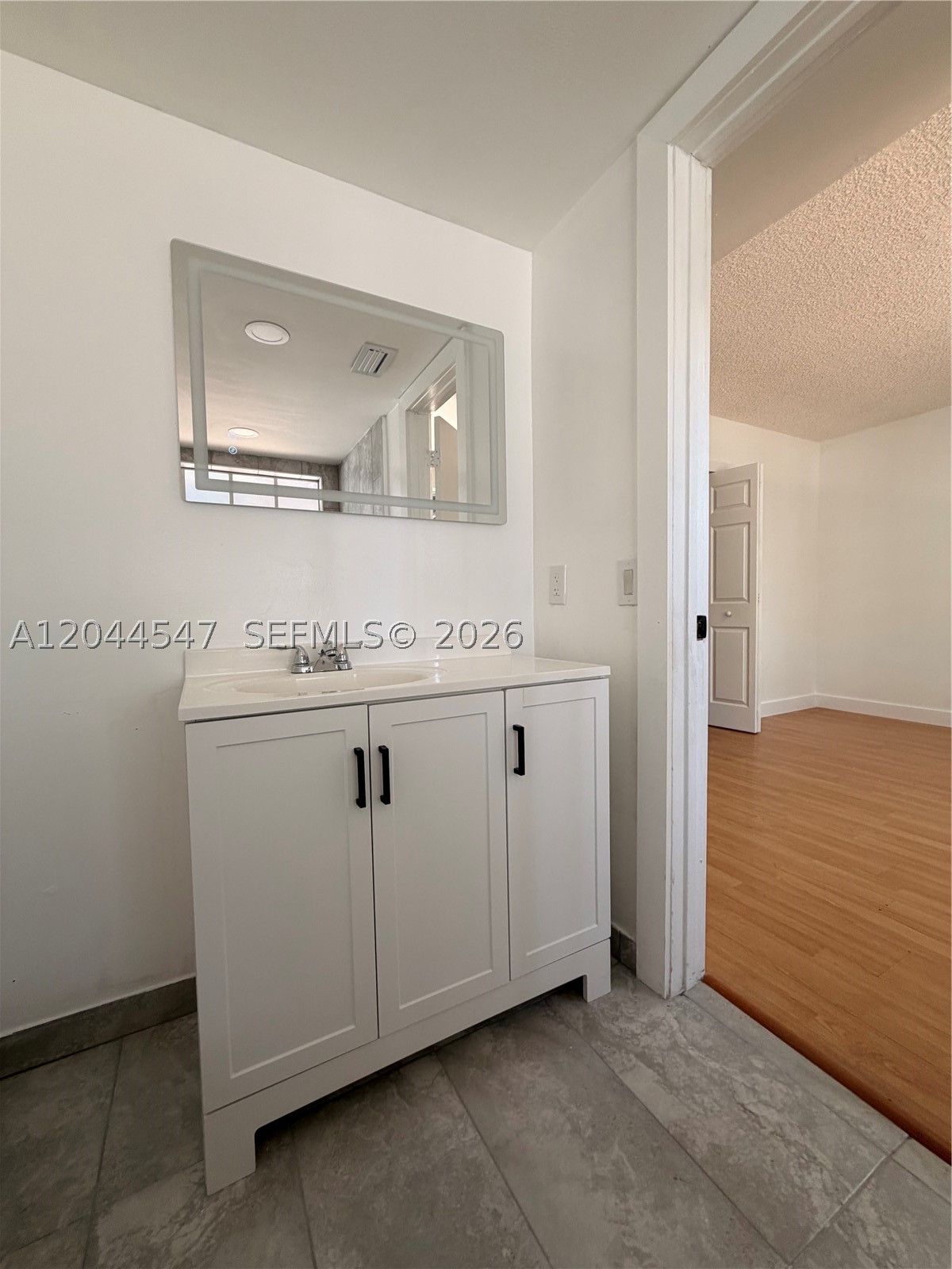 LAGO DEL REY CONDO - Residential Lease