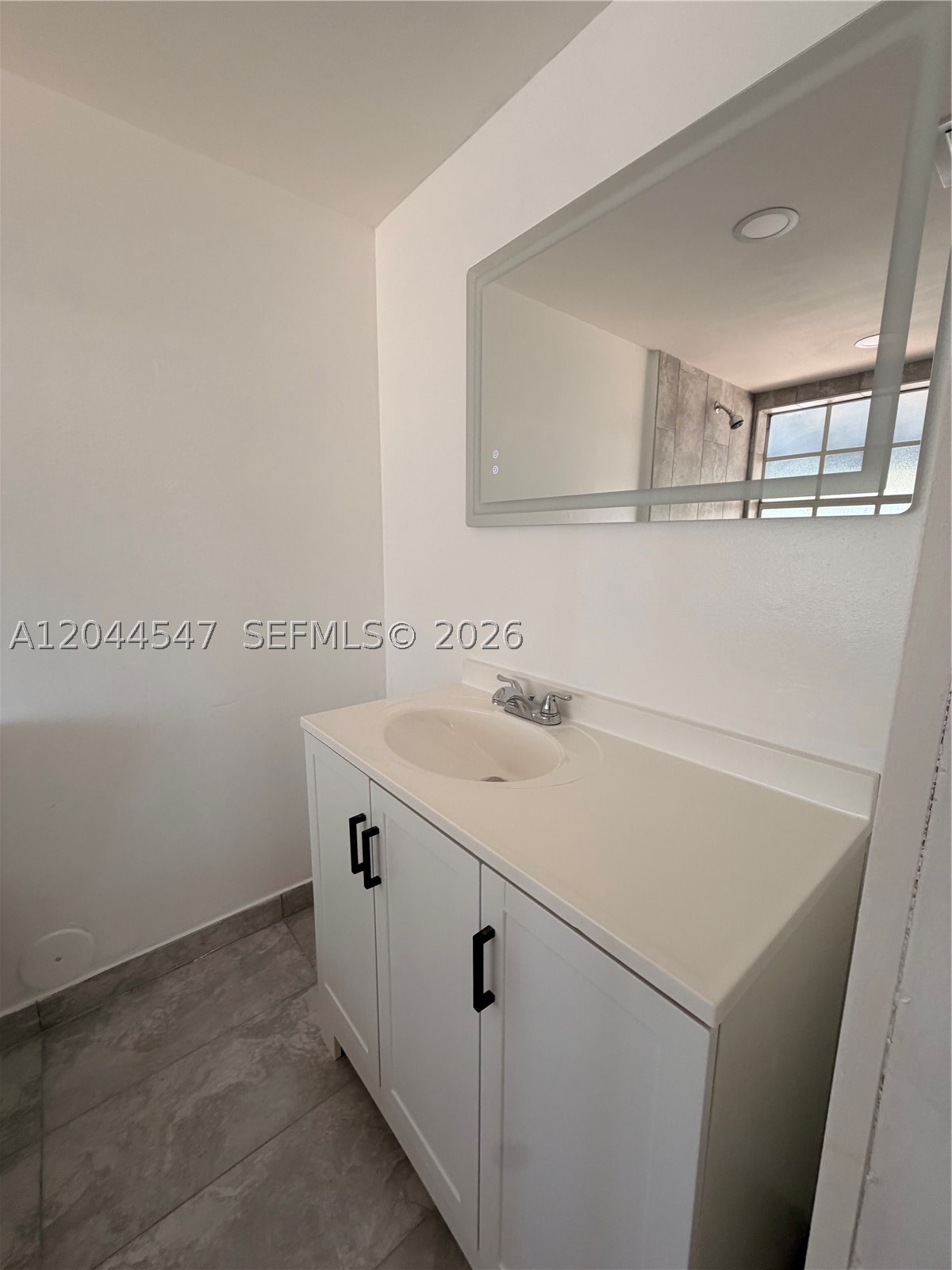 LAGO DEL REY CONDO - Residential Lease