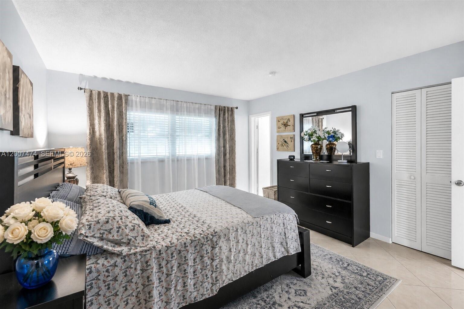BEVERLY HILLS CONDO NUMBE - Residential