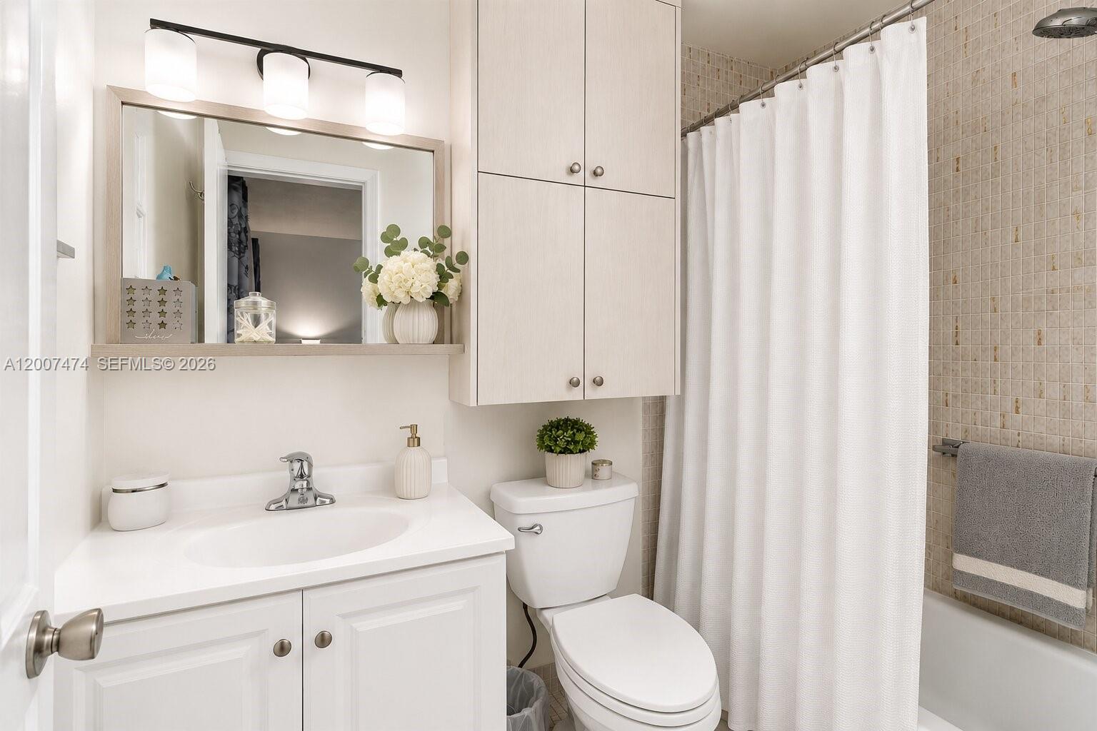 BEVERLY HILLS CONDO NUMBE - Residential