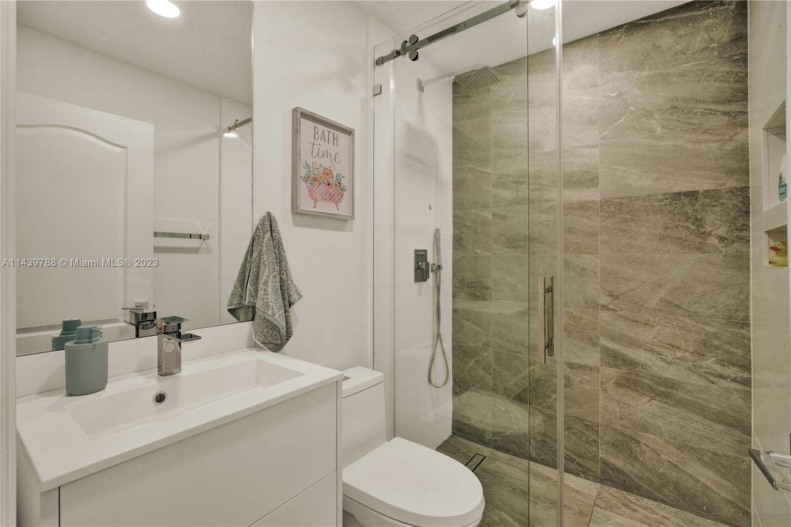 DORAL ISLES CARIBBEAN - Residential Lease