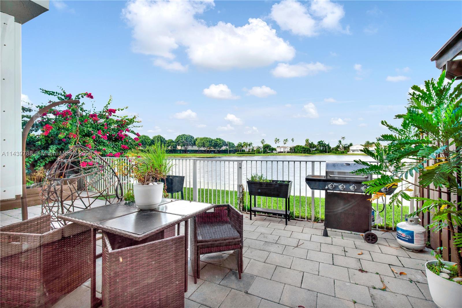DORAL ISLES CARIBBEAN - Residential Lease