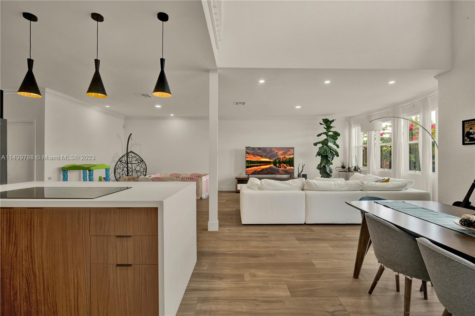 DORAL ISLES CARIBBEAN - Residential Lease