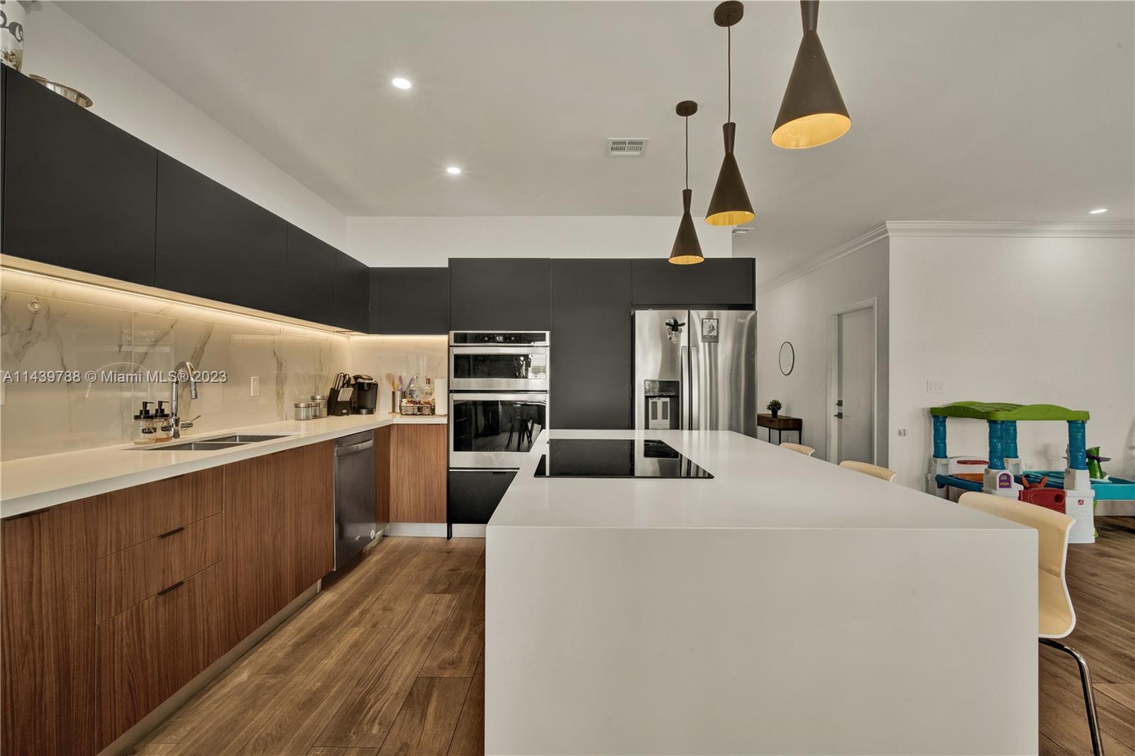 DORAL ISLES CARIBBEAN - Residential Lease
